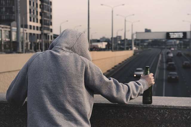 Az alkoholfüggőség pszichoterápiás kezelése és az Anonim Alkoholisták szerepe a felépülésben